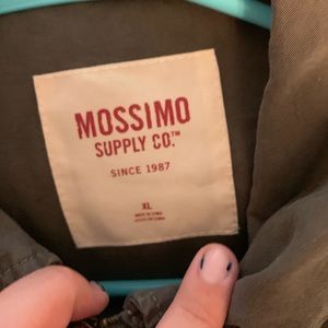 Cute army green jacket! Perfect for layering!